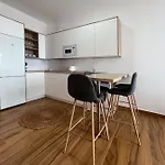 Apartment Jasmine L7 *
